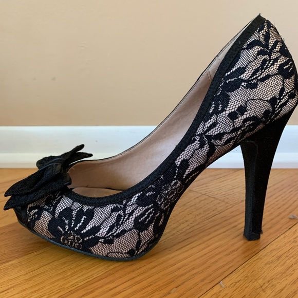 Charming Charlie Lace Peep Toe Heels Size 7.5 - Picture 4 of 4